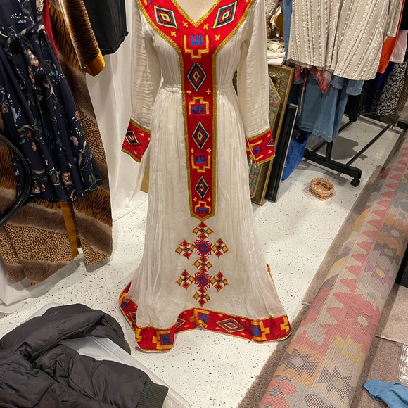 Beautiful hand made Ethopian Eritrean wedding dress hand made embroidery maxi - Picture 4 of 15